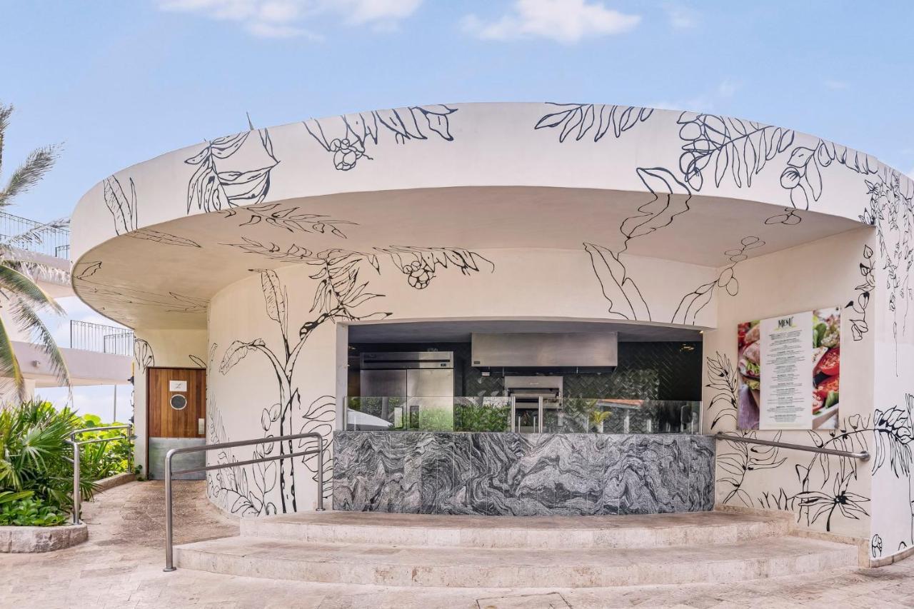 Fiesta Americana Condesa Cancún Exteriér fotografie The restaurant at the top of the tower