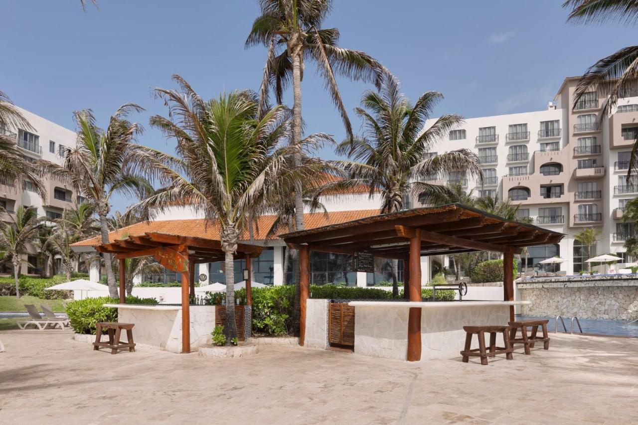 Fiesta Americana Condesa Cancún Exteriér fotografie The beach at the hotel