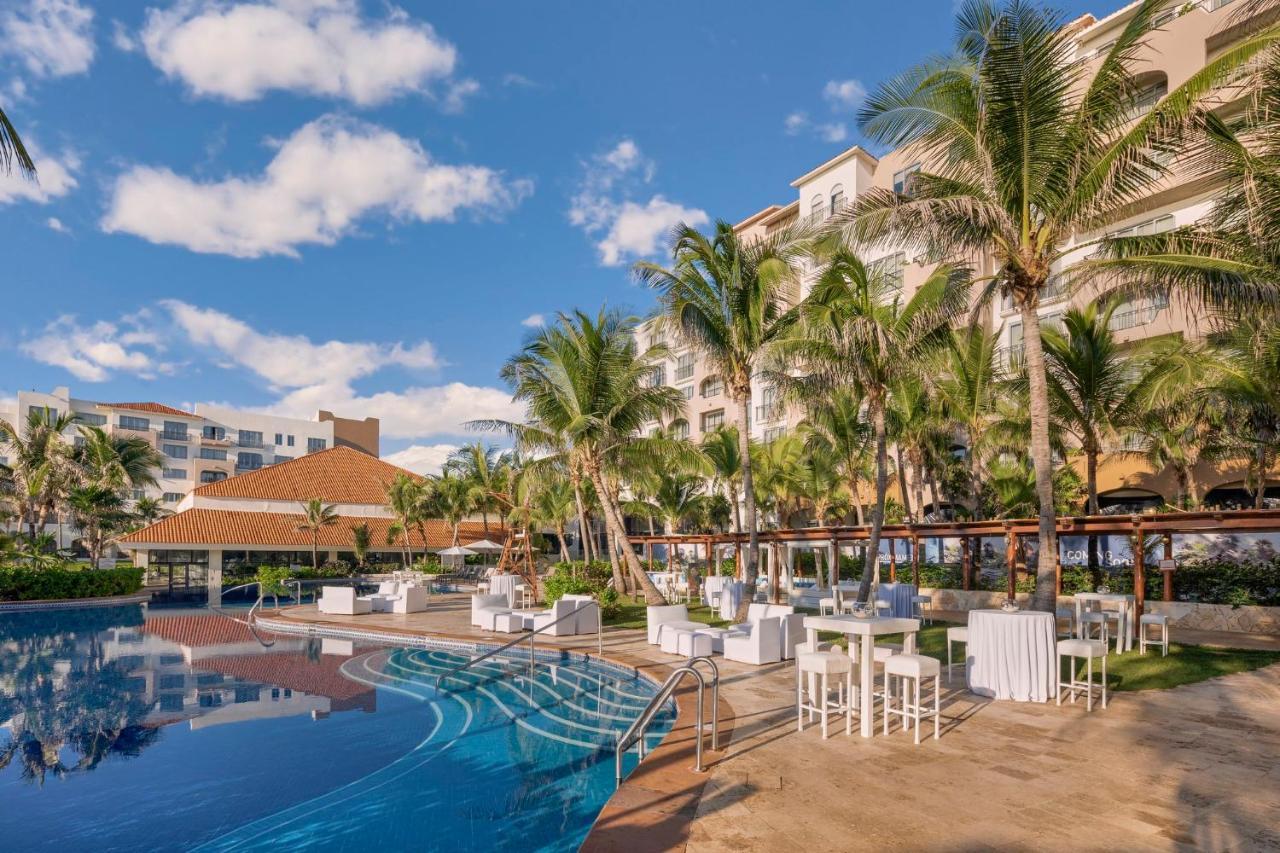 Fiesta Americana Condesa Cancún Exteriér fotografie The pool at the Sheraton Nha Trang Hotel & Spa Resort