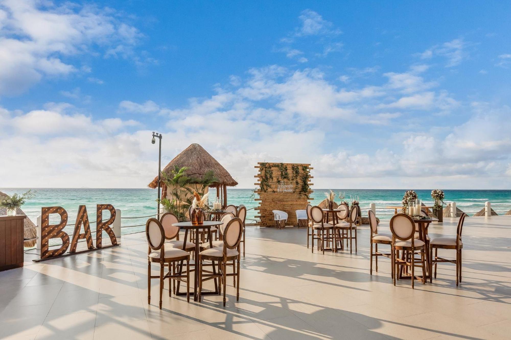 Fiesta Americana Condesa Cancún Exteriér fotografie The beach at the hotel