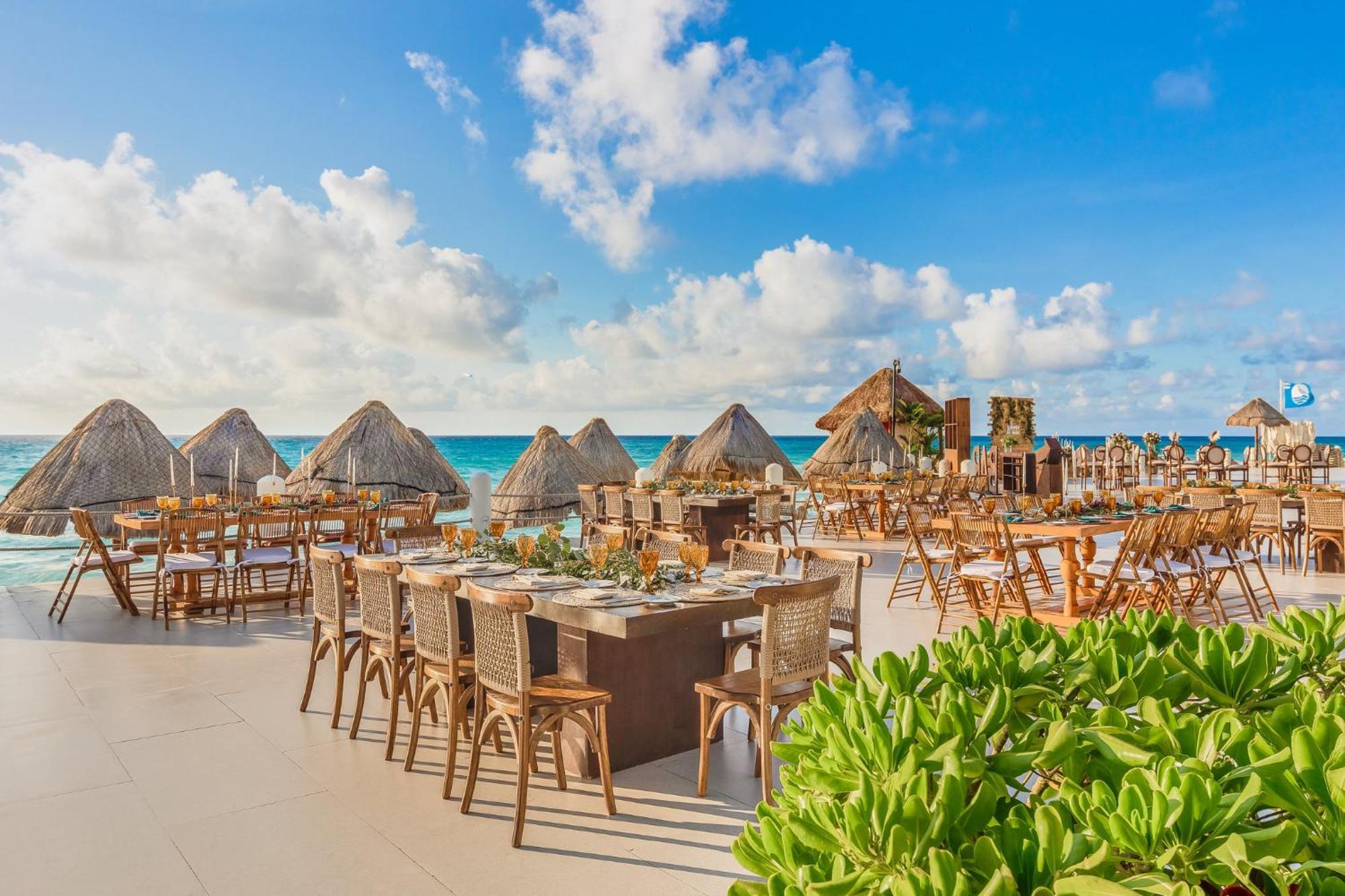 Fiesta Americana Condesa Cancún Exteriér fotografie The beach at the resort